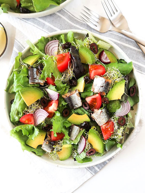 Vitamins-Rich Salad with Romaine Lettuce, Avocado and Sardines
